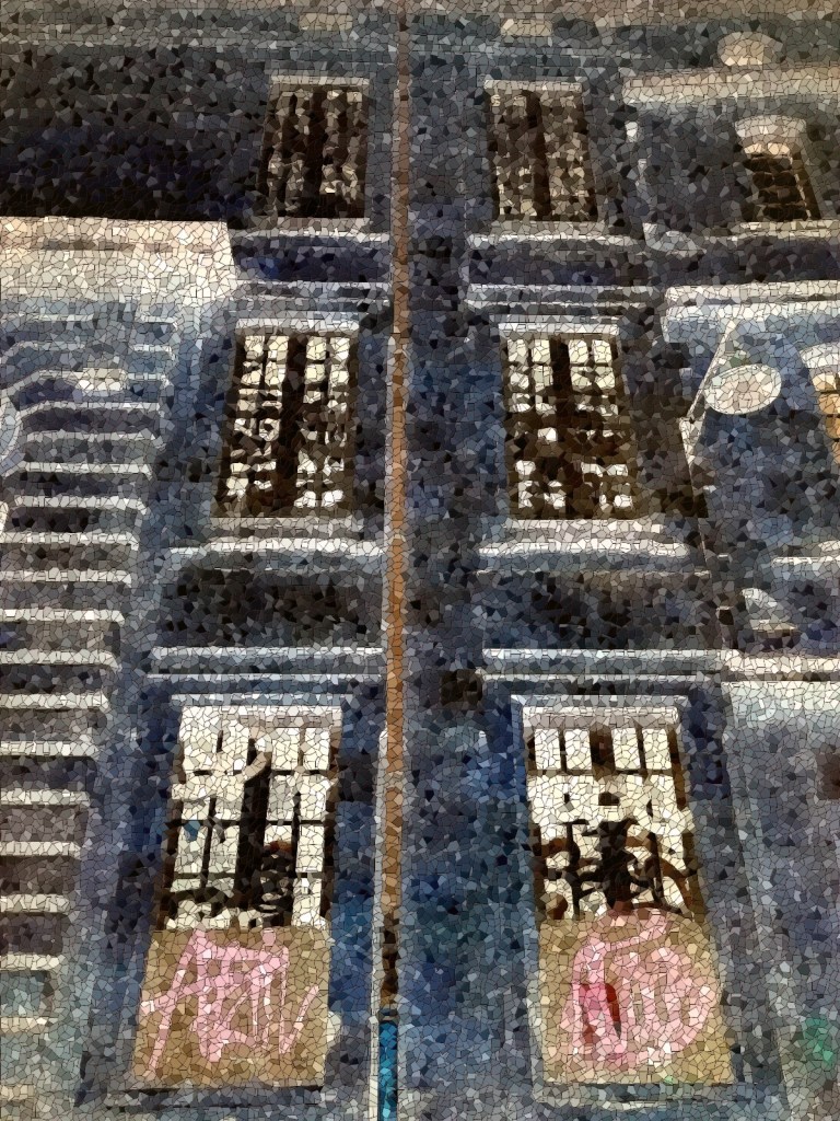 Photo retouchée - Les fenêtres nous Guettent