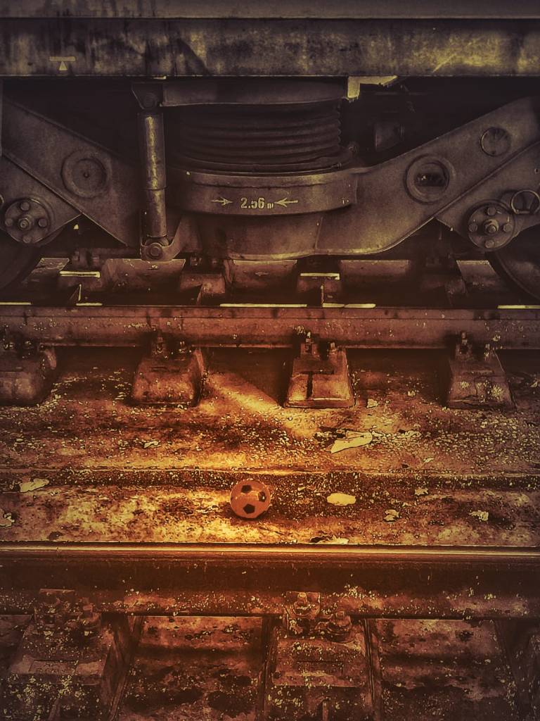 Photo retouchée - Trainball II